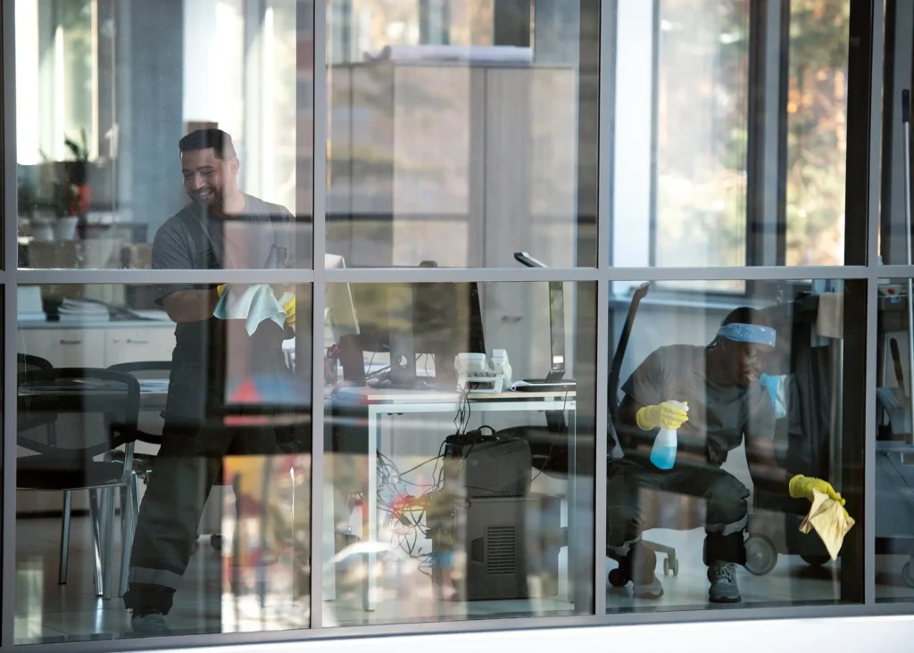 fensterreinigung-glasreinigung-js-reinigung-2 Glasreinigung, Fensterreinigung, Glasflächen-Reinigung, Bürofenster-Reinigung, Vitrinen-Reinigung, Gebäudereinigung Burgdorf, Joseph Sarr, JS-Gebäudereinigung, Glas- und Gebäudereinigung Burgdorf und Umland